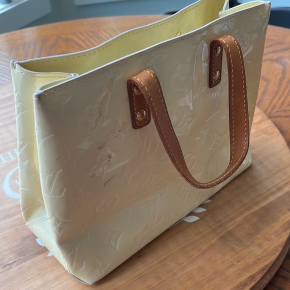 Louis Vuitton Vernis Reade
Mini Tote - Picture 2 of 12